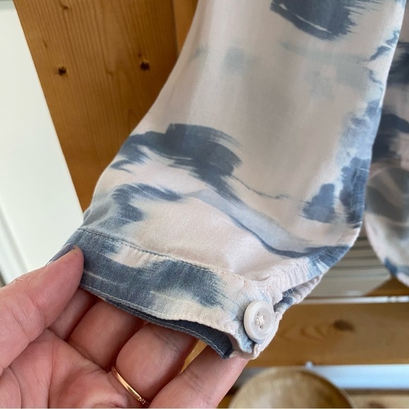 Anthropologie Cloth & Stone Blue Pink Watercolor Print Button Down Shirt Medium - Picture 9 of 15